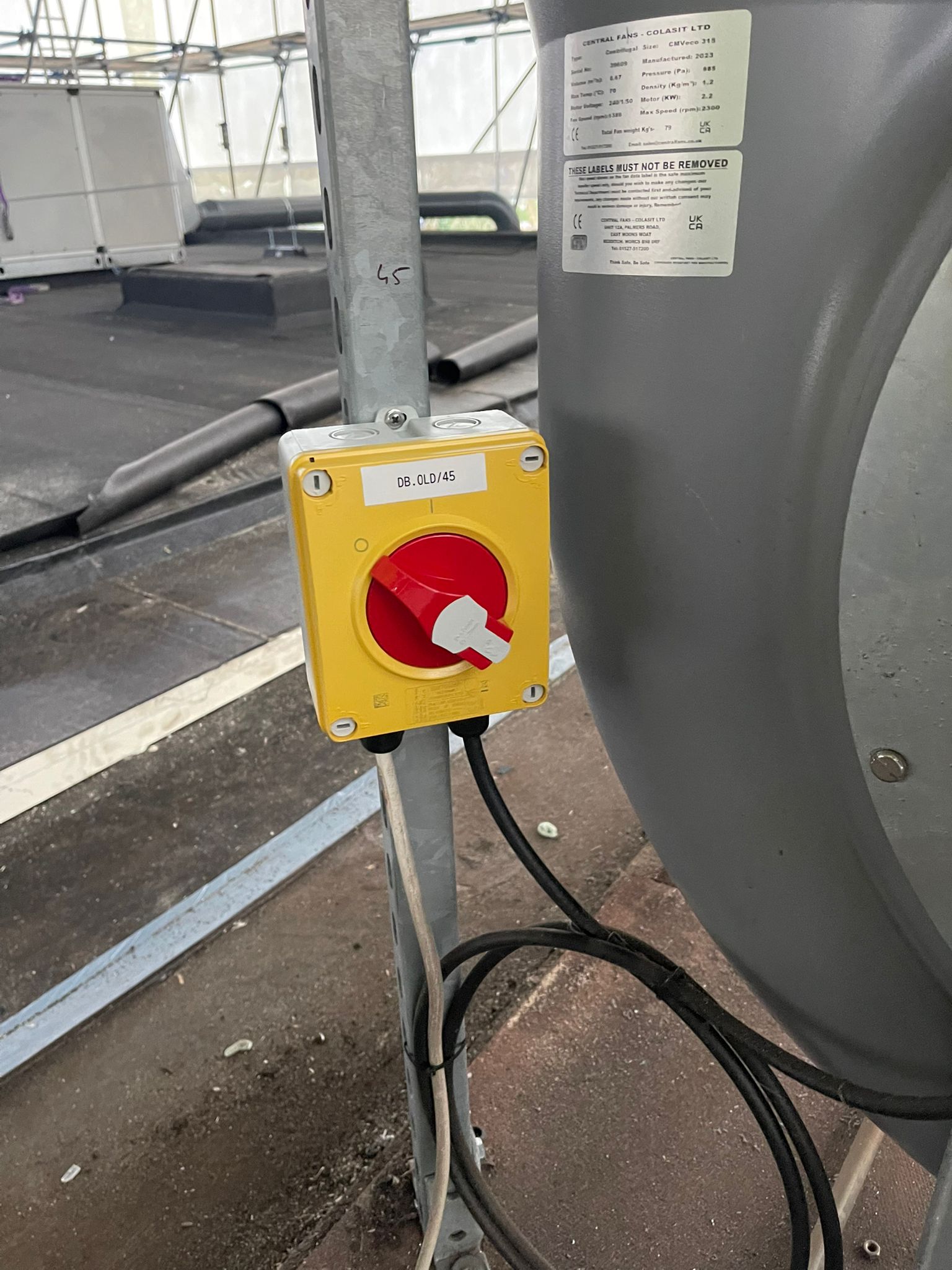 Zero-interruption electrical upgrade for Hospital Pathology extraction fans